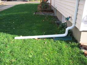 Downspout with single extension
