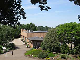 Oregon Garden visitors center and cafe
