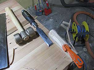 Chamfering wedge with chisel and mallet