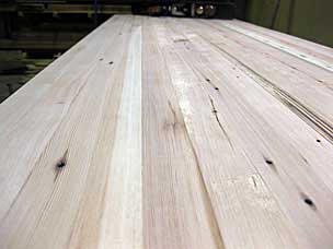 Workbench top during jointer planing