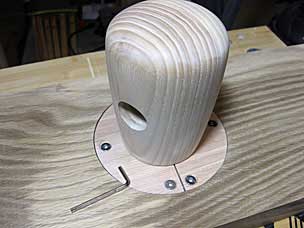 First vise screw garter with uneven fit and large gap at joint