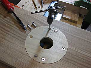 Vise garter for main vise
