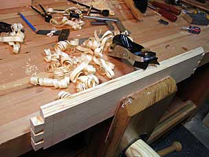 Laying out dovetails on skirt side board