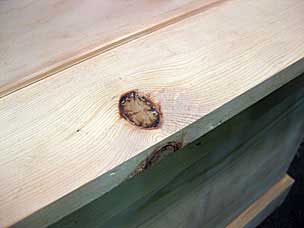 Knot on outside of lid