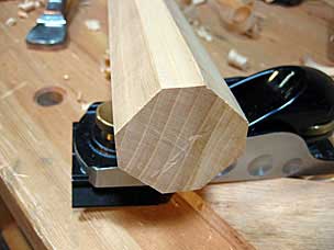 Moxon vise screw handle shaped to octagon
