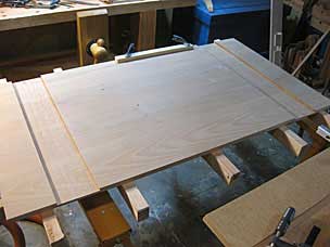 Worktable top with sliding dovetail slots